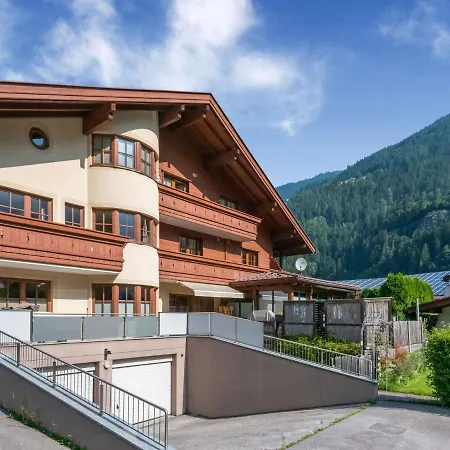 Living-apart Anita 3*