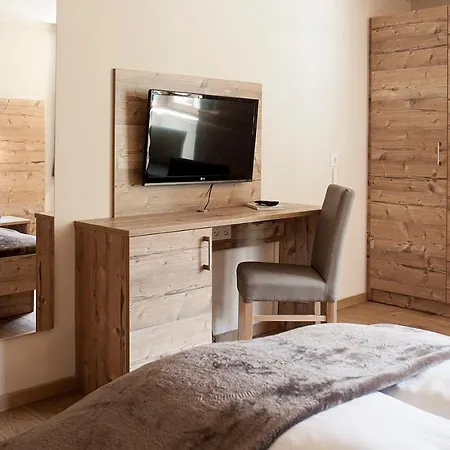 Living-apart Anita 3*