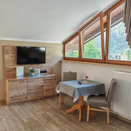 Living-apart Anita ホテル