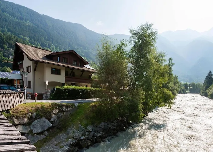 Living-apart Anita Oetz