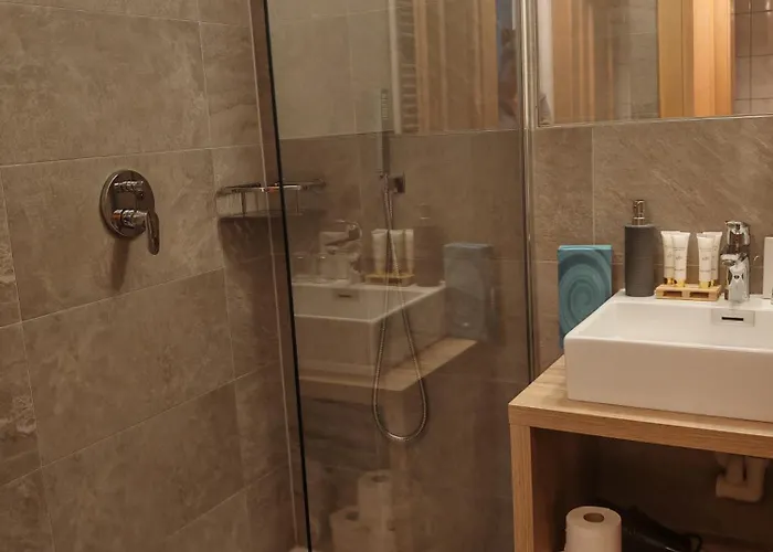 Living-apart Anita Oetz