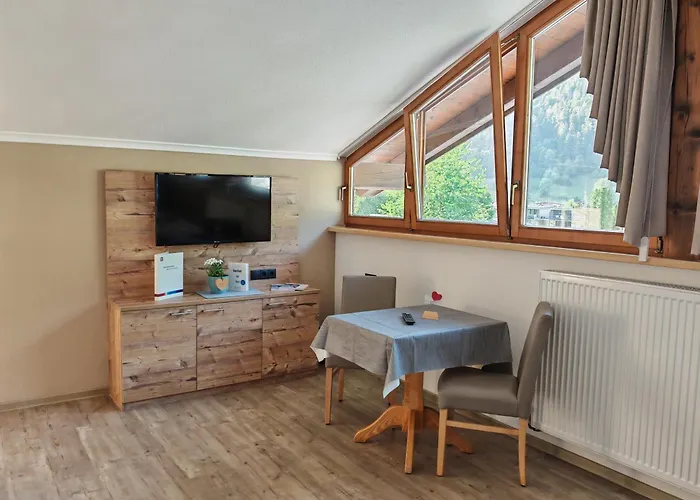 Living-apart Anita Hotel