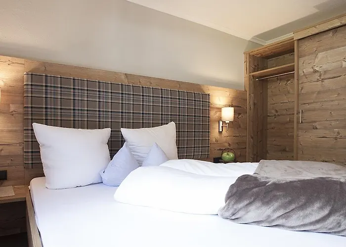 Living-apart Anita Oetz