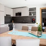 Living-apart Anita 3*