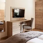 Living-apart Anita 3*