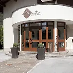Living-apart Anita 3*