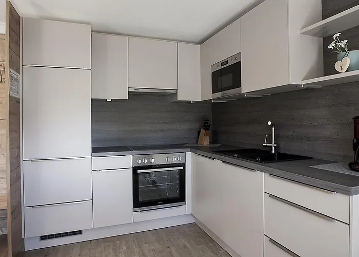 Living-apart Anita 3*