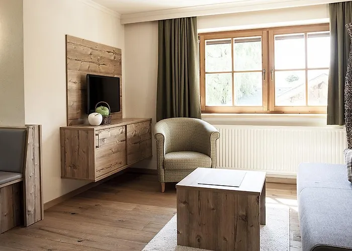 Living-apart Anita Otel Oetz