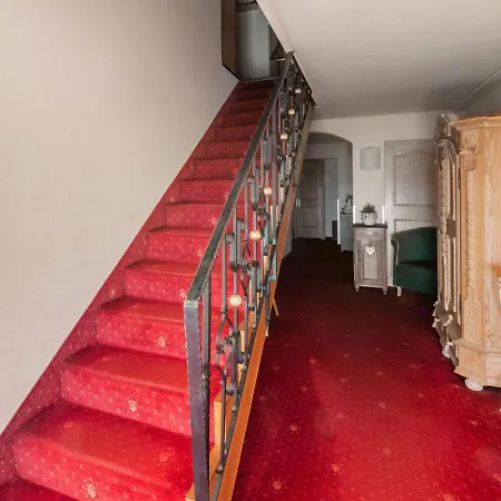 Living-apart Anita 3*