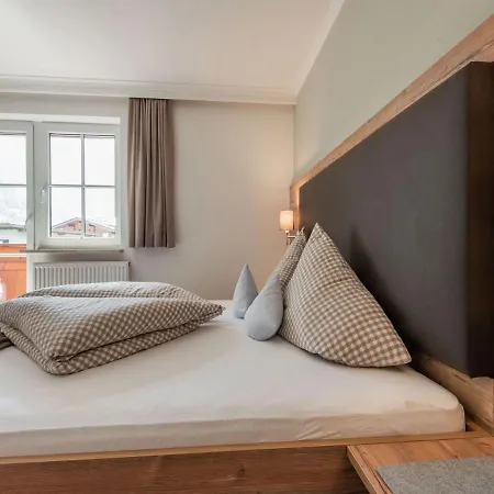 Living-apart Anita 3*