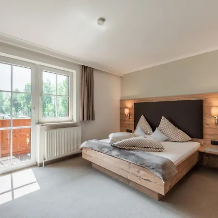 Living-apart Anita Hotel