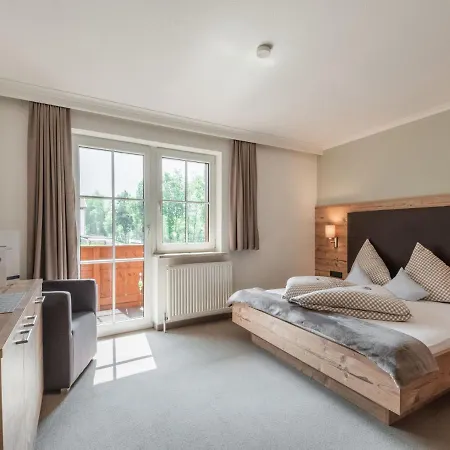 Living-apart Anita Hotel