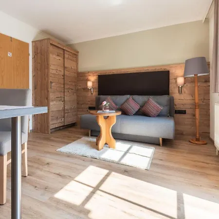 Living-apart Anita Hotel