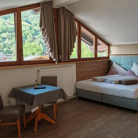 Living-apart Anita Hotel